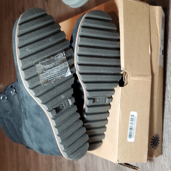 🦋NIB UGG Wedge Boots - Picture 10 of 16